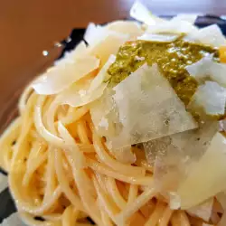 Vegetarian Spaghetti with Parmesan