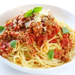 Mushroom Spaghetti with Tomatoes