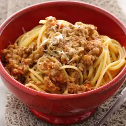 Spaghetti with Mince and Onions