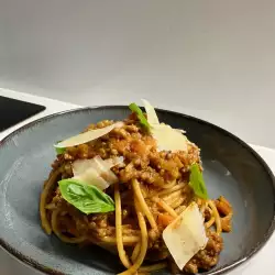 Spaghetti Bolognese According to an Original Italian Recipe