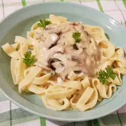 No Meat Spaghetti with Mushrooms