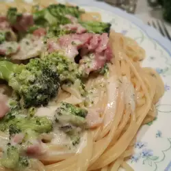 Spaghetti with Broccoli and Bacon