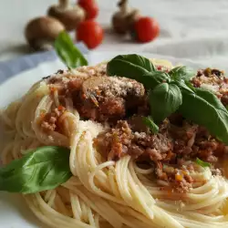 Spaghetti with Mushroom Bolognese Sauce