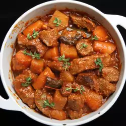 Oven-Baked Beef with Carrots