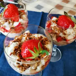 Strawberries and Cream with Brown Sugar