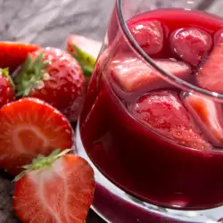 Strawberry Syrup without Boiling