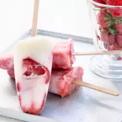 Strawberry Dessert with Yoghurt
