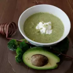 Dairy Soup with Avocado and Broccoli