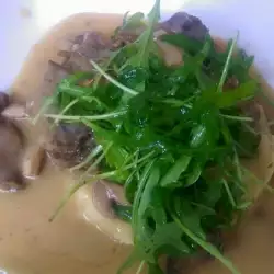Pork with Sauce and Mushrooms