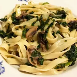 Tagliatelle with Mushrooms and Spinach