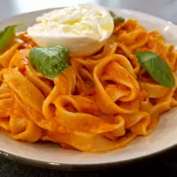 Pesto Pasta with Garlic