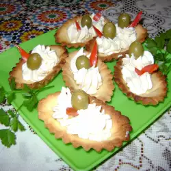Salty Tartlets with Cream Cheese and Olives
