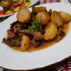 Tender Beef with Mushrooms and Potatoes