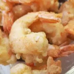 Pan-Fried Shrimp with Eggs