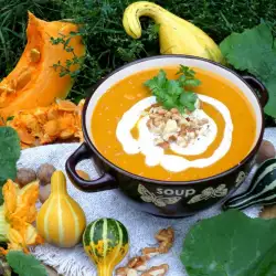 Creamy Carrot Soup with Broth