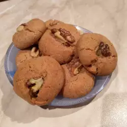 Lean Pumpkin Cookies with Walnuts and Cinnamon