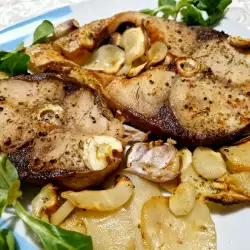 Oven-Baked Silver Carp with Garlic