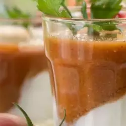 Vegetable Smoothie with Tomatoes and Cucumbers