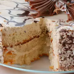 Cake with Cream and White Chocolate