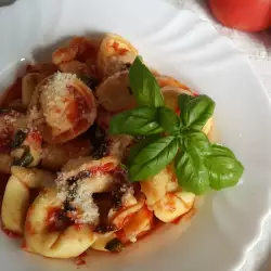 Tortellini with garlic