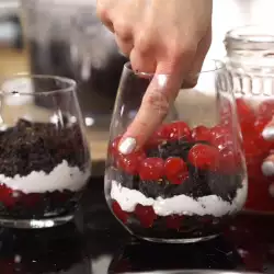 Egg-Free Pudding with Cherries