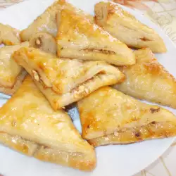 Triangular Puff Pastries with puff pastry