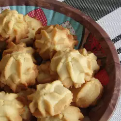 Spritz Cookies with lemons