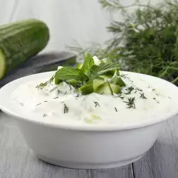 Yoghurt Salad with mint