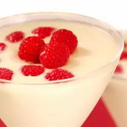Sour Cream Dessert with Vanilla