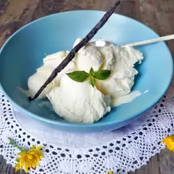 Vanilla Ice Cream with Condensed Milk