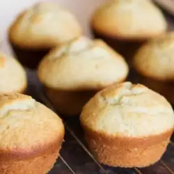Vanilla Muffins with Butter