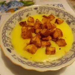 Cauliflower Soup with Croutons