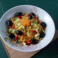 Vitamin Salad with zucchini
