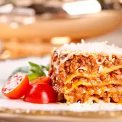 Bolognese Lasagna with Tomatoes
