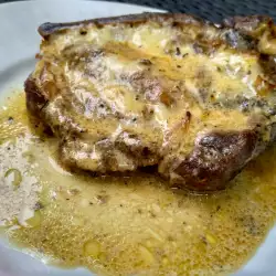 Steaks with processed cheese