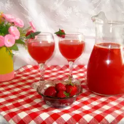Summer Drink with Strawberries