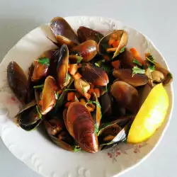Stewed Mussels with White Wine