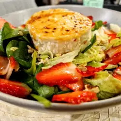 Roasted Goat Cheese and Strawberry Salad