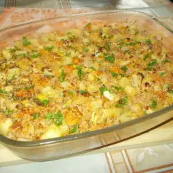Oven-Baked Cauliflower with Potatoes