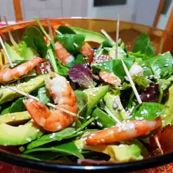 Green Salad with sesame seeds