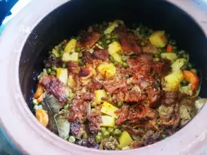 Lamb with Vegetables in a Clay Pot