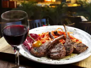 Lamb Cutlets with Rosemary and Wine