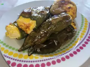 Air Fryer Stuffed Peppers with Eggs and White Cheese