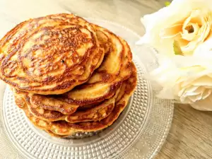 American Oat and Cinnamon Pancakes