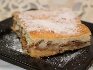 Tasty Apple Cake with Biscuits and Cinnamon