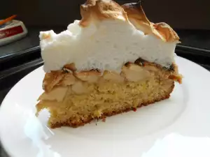 Apple Pie with Egg White Meringue Topping