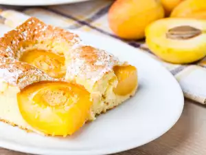 Easy Cake with Apricots