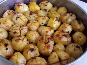 Fragrant Oven-Baked Whole Potatoes