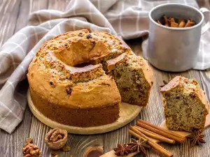 Fluffy Cake with Dried Fruit and Cinnamon