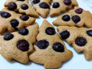 Almond Christmas Trees with Blueberries